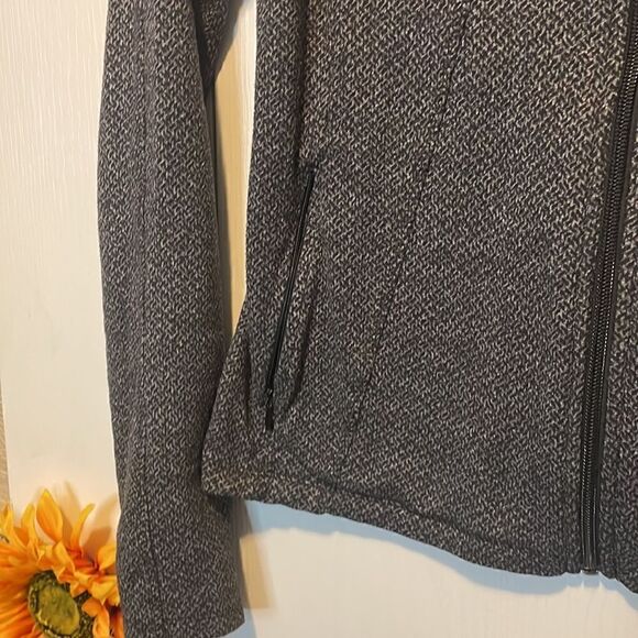ATHLETA DARK GRAY AND BLACK DESIGN FULL ZIP LONG SLEEVE ATHLETIC JACKET - XS - Picture 5 of 12